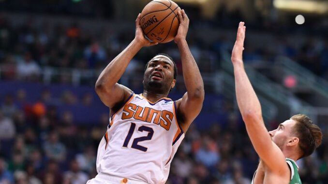 NBA-Boston-Celtics-at-Phoenix-Suns-11870978